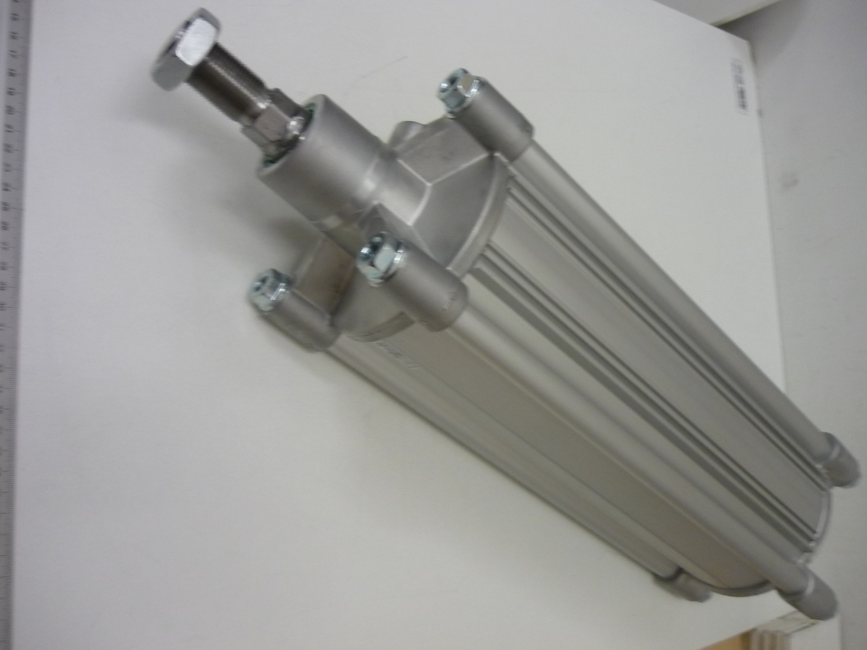 Цилиндр пневматический Pmax: 10bar 0822356009 REXROTH