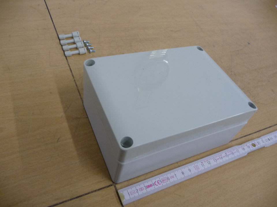 Спецификация электрических компонентов для сборки 1 AGV RR состоит из: