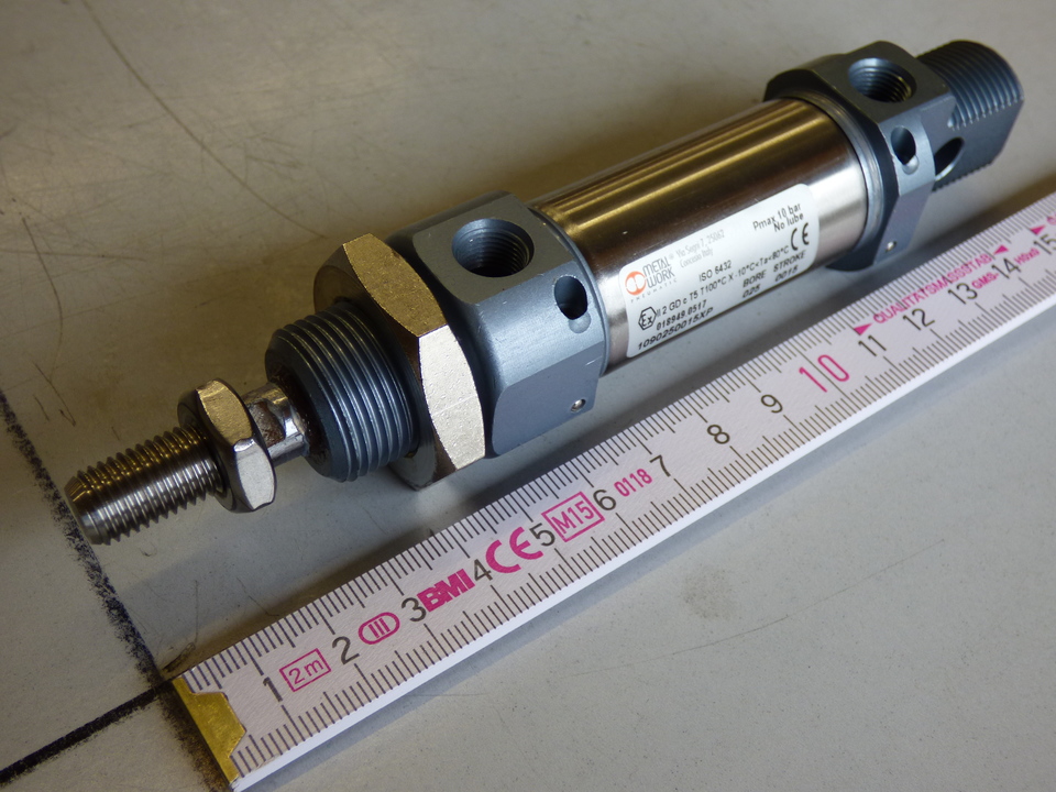 Круглый цилиндр ISO6432 Ø25 Hub15 DW, без магнита, регулируюмая амортизация