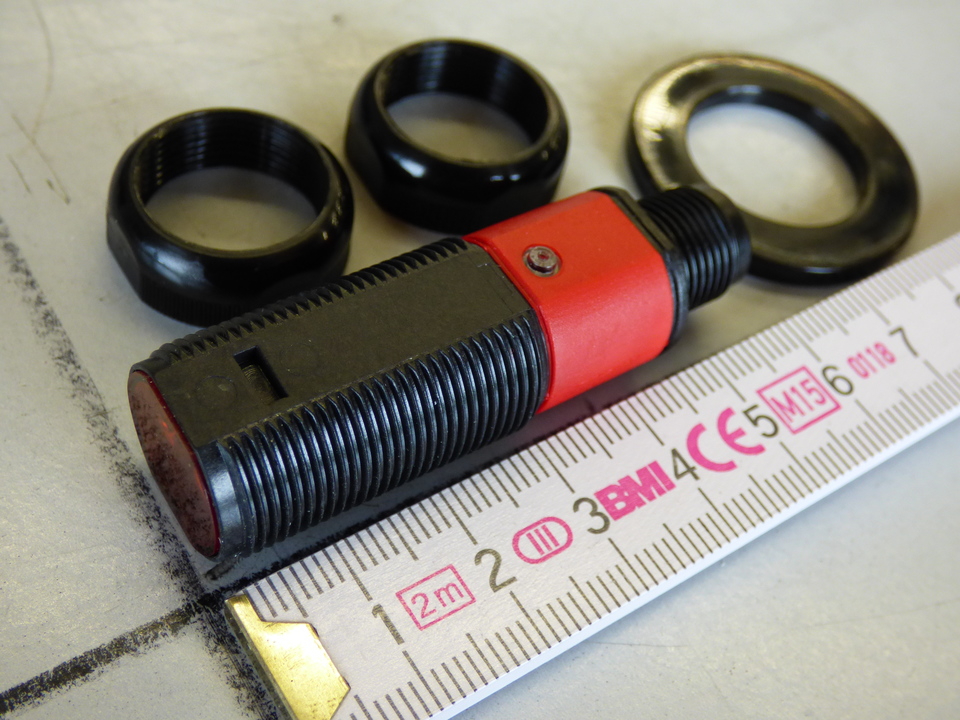 Приемник Leuze Electronic LE318B/4P-M12 (упаковка КТ4)