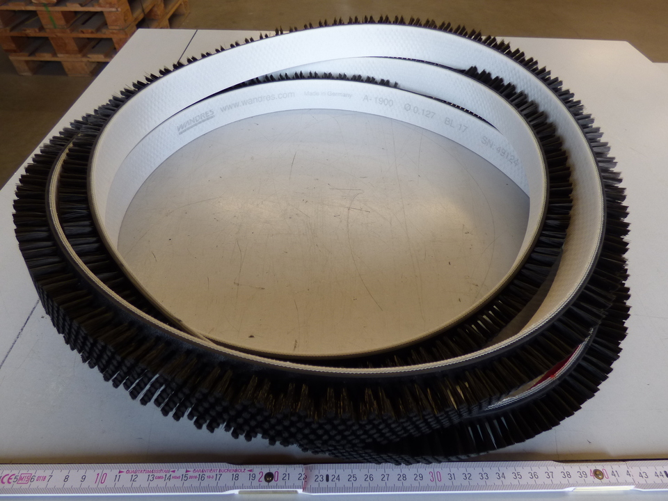 Линейная щетка Quadro, черная (полиамид) длина BL: 17 мм диаметр G Ø: 0,127 мм размер оси: 1900 мм