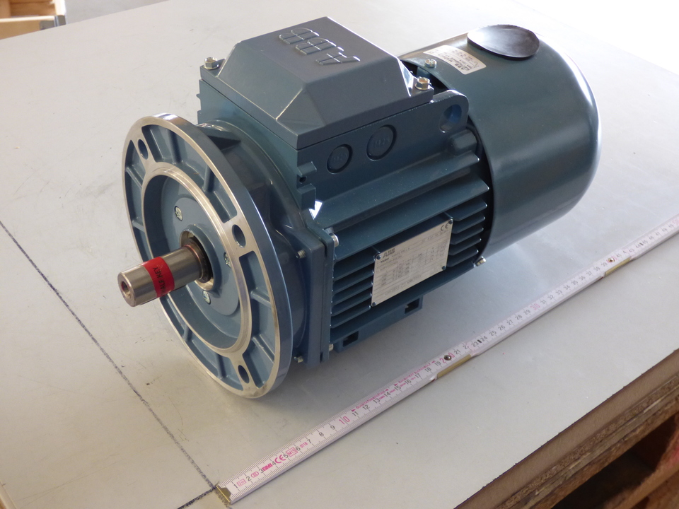 Мотор KUMERA 1,1 кВт,915 об/мин, 400В, 50 Гц,IP 55. Тип 3GAR093500-BSE284. Арт M3AR 90L6.