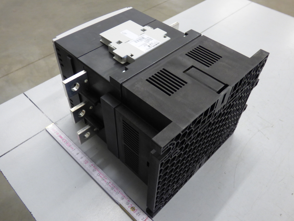 Контактор Sirius типоразмер: S12 мощность: 90,0 kW / 400V AC 160,0 kW / 690V AC рабочий ток: 170 A 3RT1476-6AP36