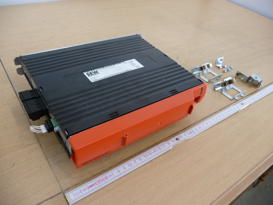 преобразователь частоты переменного тока для 0,55 kW MDX61B0005-5A3-4-OT 8277346