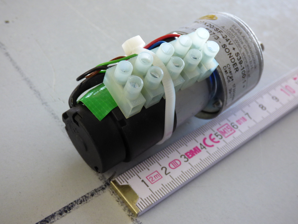 Мотор-редуктор (зеленый) M27*20/S-24V+S39-100